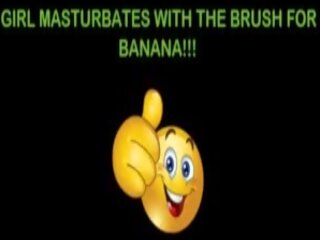 เซ็กซี่ วัยโจ๋ masturbates ด้วย the brush สำหรับ ของฉัน ใหญ่ กล้วย