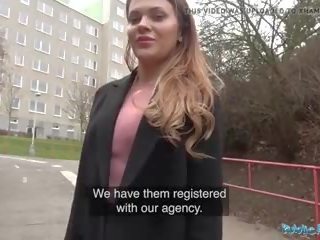 Pubblico agente russo rasato fica scopata per contante: sporco clip 89